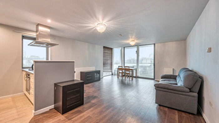 3 Bedroom Flat For Sale In Vickery's Wharf, E14