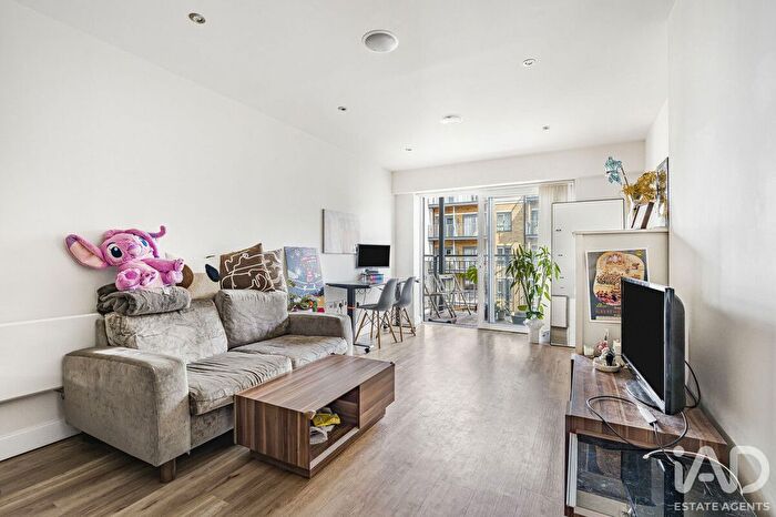 1 Bedroom Flat For Sale In Aerodrome Road, London, NW9