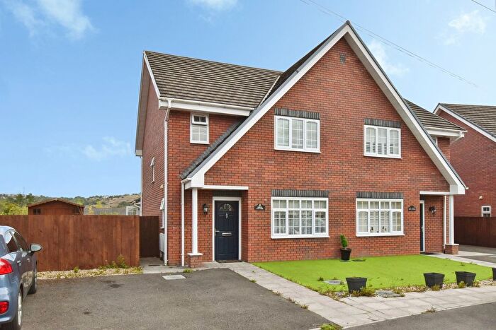3 Bedroom Semi Detached House For Sale In Clos Trehelyg, Ebbw Vale, Blaenau Gwent, NP23