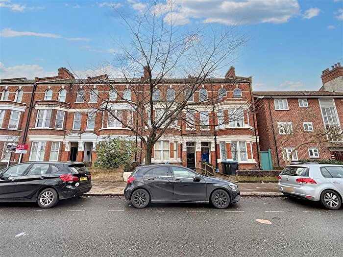 1 Bedroom Flat For Sale In Harvist Road, London, NW6