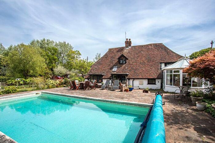 3 Bedroom Detached House For Sale In London Road, Sayers Common, BN6