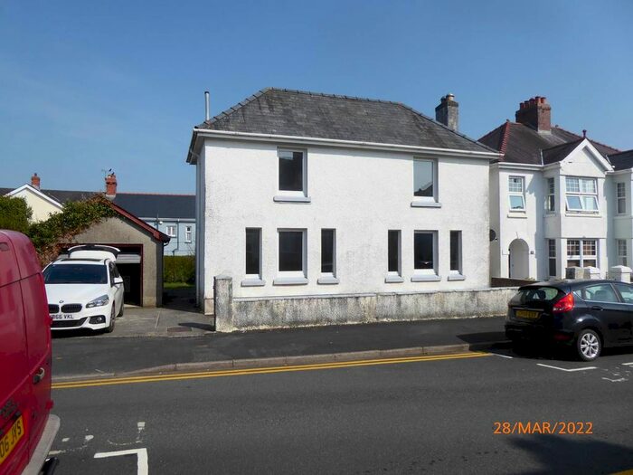 3 Bedroom Detached House To Rent In St. Davids Avenue, Carmarthen, SA31