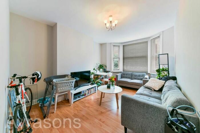 2 Bedroom Flat To Rent In Crewdson Road, London, SW9