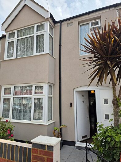 4 Bedroom Terraced House For Sale In Lancaster Road, Southall, UB1