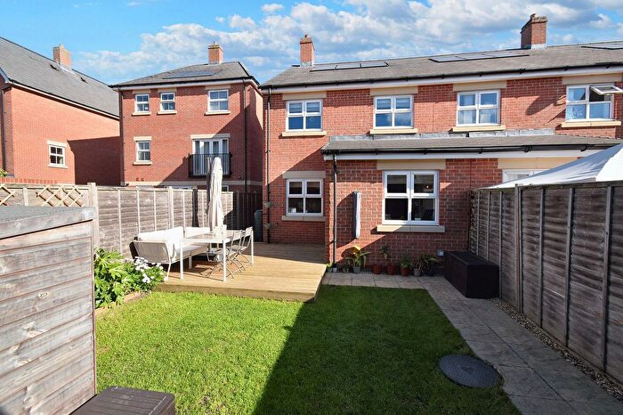 3 Bedroom End Of Terrace House For Sale In Bakers Crescent, Eastleigh, SO50