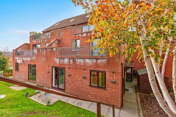 2 Bedroom Flat For Sale In Flitcroft Lea, High Wycombe, HP13