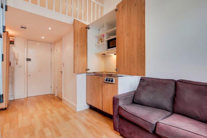 Studio To Rent In Gunterstone Road, West Kensington, W14
