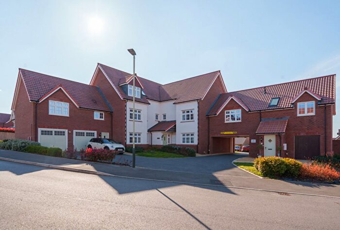 1 Bedroom Flat For Sale In Meadowsweet Road, Cheltenham, Gloucestershire, GL53