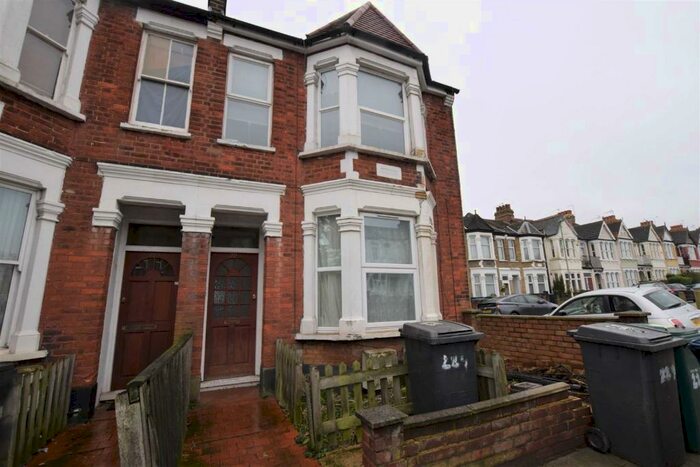 1 Bedroom Flat To Rent In Squires Lane, Finchley, N3