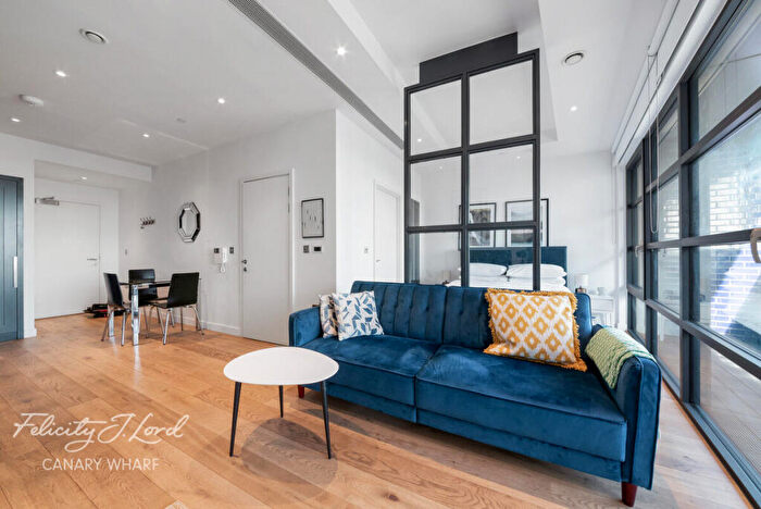 Studio For Sale In Bridgewater House, Lookout Lane, London, E14