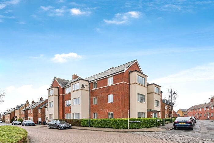 2 Bedroom Flat For Sale In Hayburn Road, Swindon, SN25