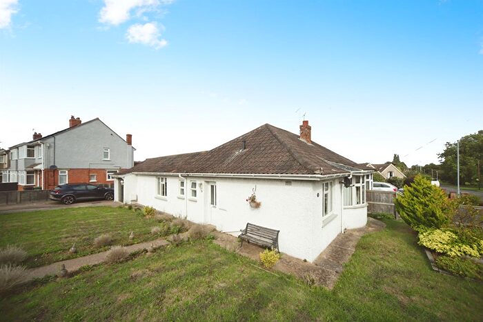 2 Bedroom Semi Detached Bungalow For Sale In Eastwick Road, Taunton, TA2
