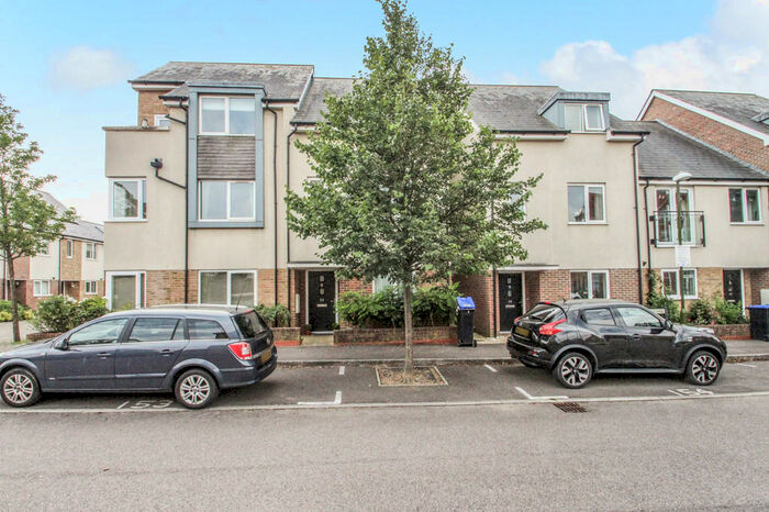 4 Bedroom Town House To Rent In Rainbow Square, Shoreham-by-Sea, BN43