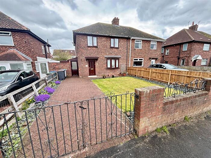 3 Bedroom Semi-Detached House For Sale In Western Avenue, Esh Winning, Durham, DH7