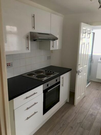 1 Bedroom Flat To Rent In London Road, Greenhithe, DA9