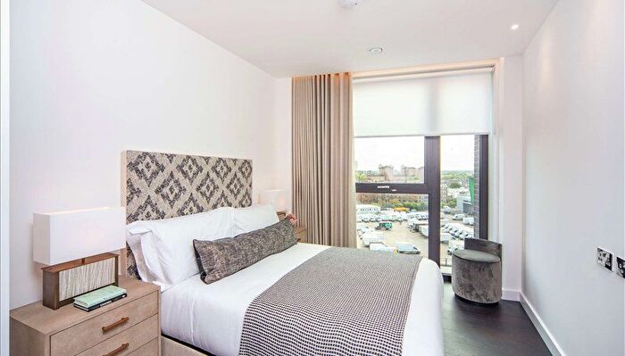 2 Bedroom Flat To Rent In Charles Clowes Walk, London, SW11