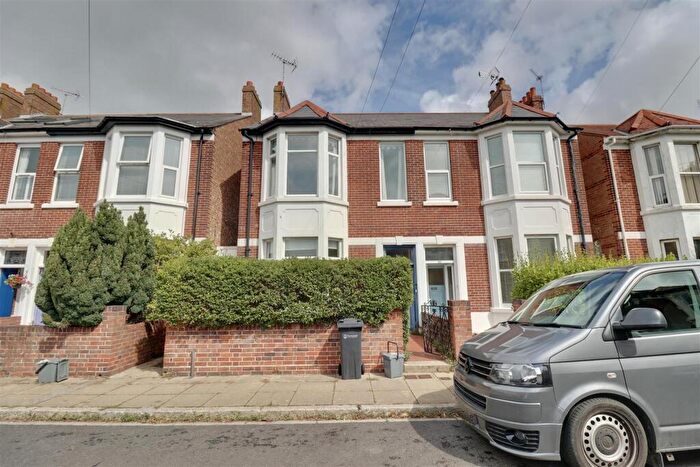 2 Bedroom Flat To Rent In Lowcay Road, Southsea, PO5