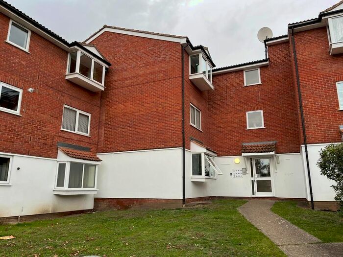 1 Bedroom Flat To Rent In Heathdene Drive, Belvedere, DA17