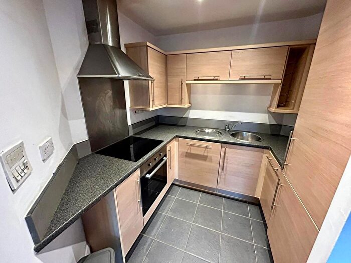 2 Bedroom Flat To Rent In Withington Road, Manchester, M16