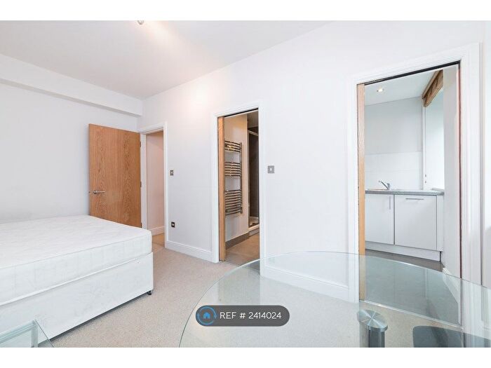Studio To Rent In Clifford's Inn, London, EC4A