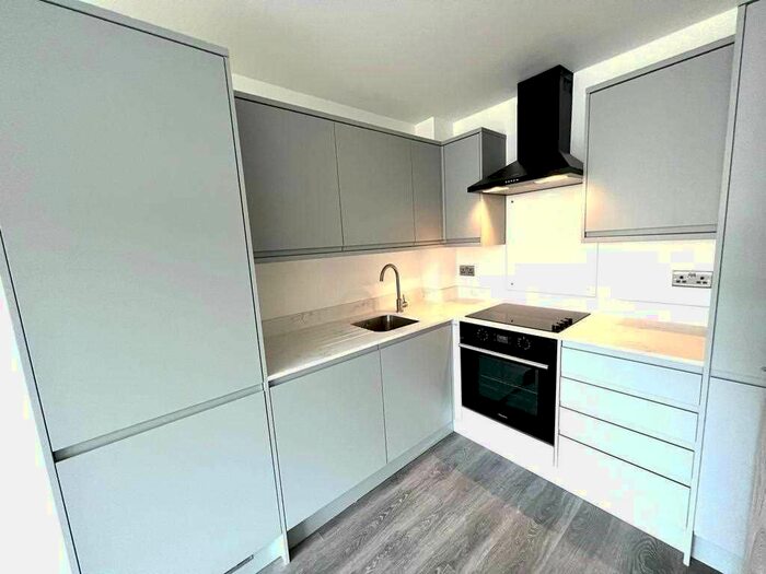 1 Bedroom Flat To Rent In Farnham Road, Slough SL1