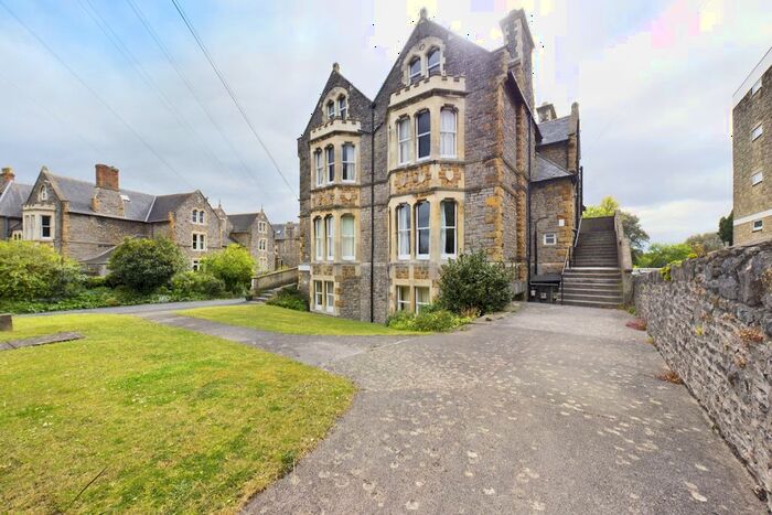 1 Bedroom Flat To Rent In Sunnyside Road, Clevedon, Avon, BS21