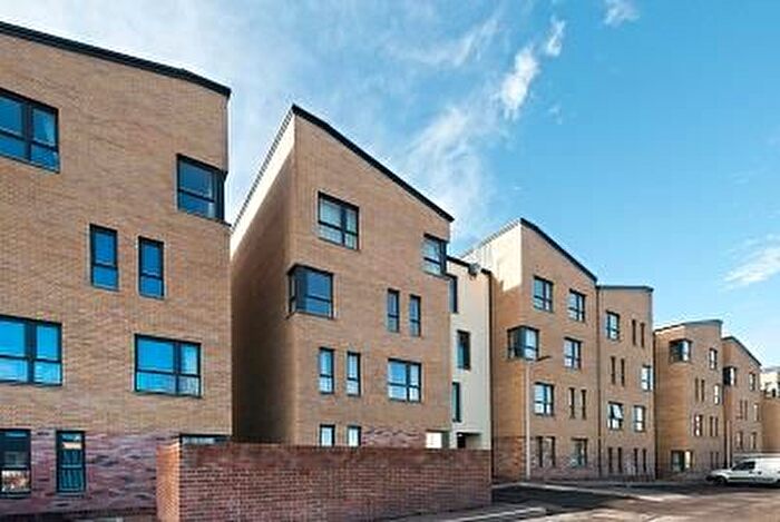 2 Bedroom Flat To Rent In Doocot Court, Perth, PH1
