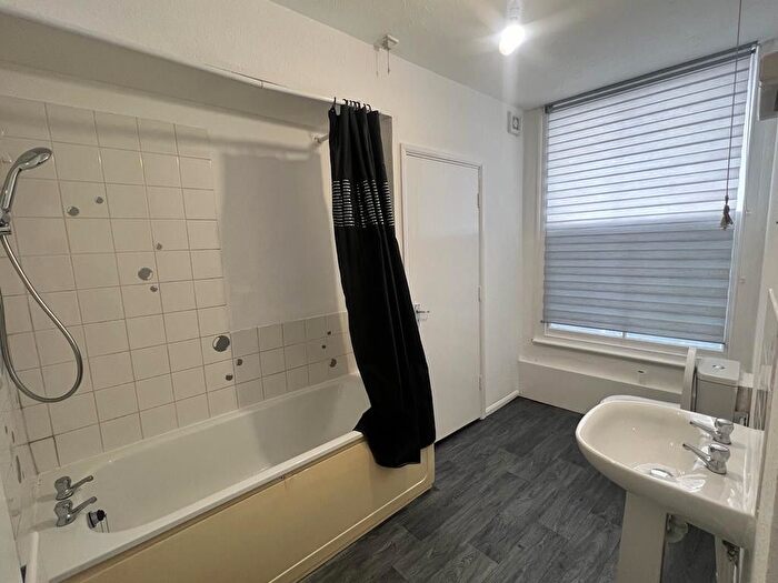 1 Bedroom Flat To Rent In High Street North, Dunstable, LU6