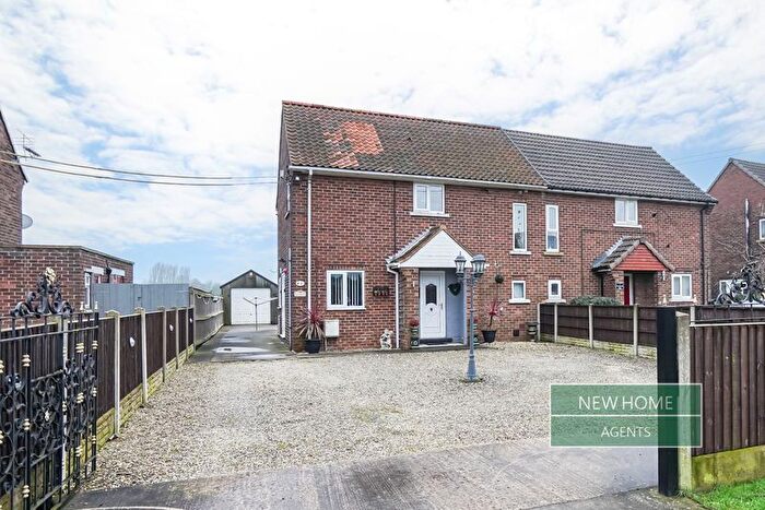 3 Bedroom Semi-Detached House For Sale In Woodgarth Villas Oxmarsh Lane, New Holland, Barrow-Upon-Humber, DN19