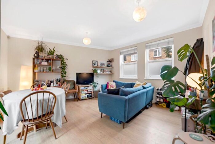 2 Bedroom Terraced House To Rent In Leconfield Road, London, N5