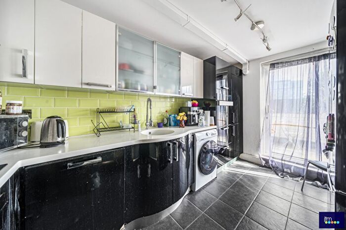 2 Bedroom Flat To Rent In Salisbury Walk, N19