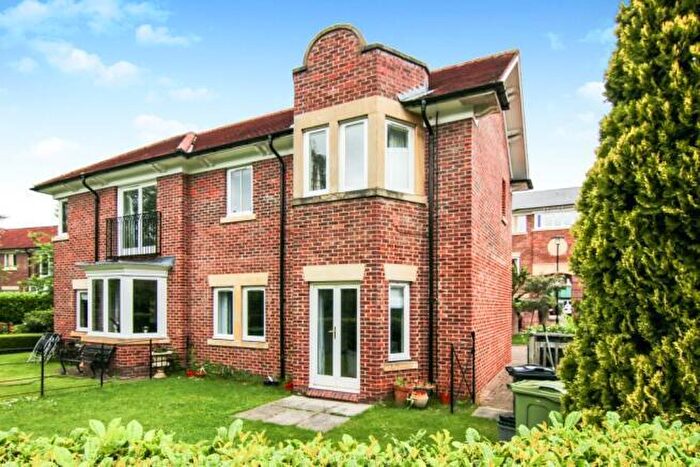 2 Bedroom Town House To Rent In The Yonne, Chester, CH1