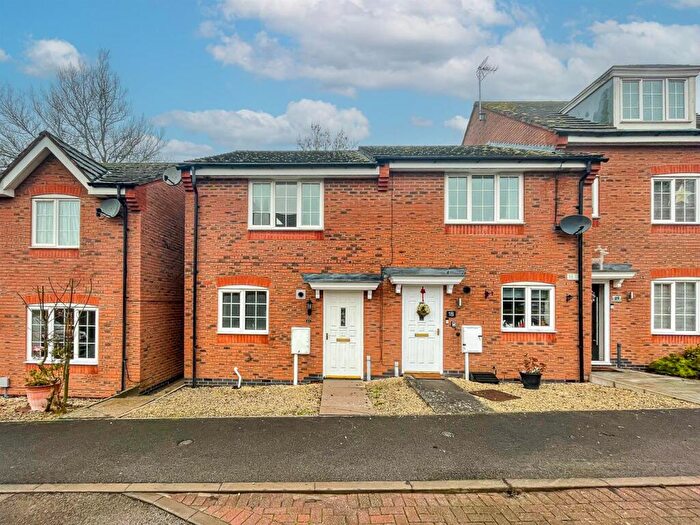2 Bedroom End Of Terrace House For Sale In Erringtons Close, Oadby, Leicester, LE2