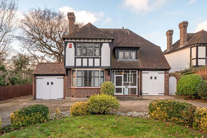 4 Bedroom Detached House To Rent In Southend Road, Beckenham, BR3