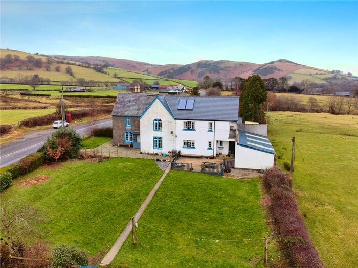 6 Bedroom Link Detached House For Sale In Llanafanfawr, Builth Wells, Powys, LD2