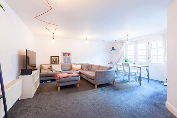 2 Bedroom Flat To Rent In Wheler Street, Spitalfields, London, E1