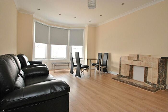2 Bedroom Flat To Rent In Freeland Road, W5
