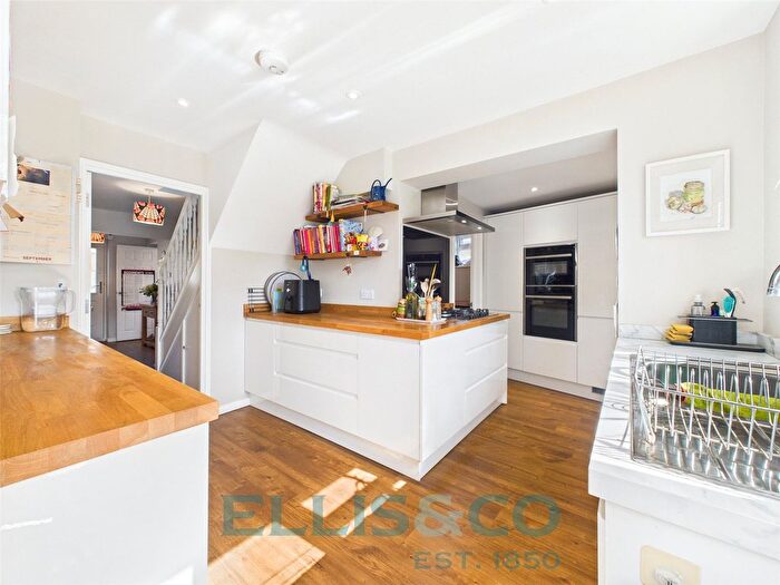 3 Bedroom Semi-detached House For Sale In Arne Close, Tonbridge, Kent, TN10