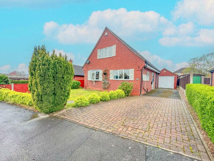 Houses for sale in Crowle Hill, North Lincolnshire