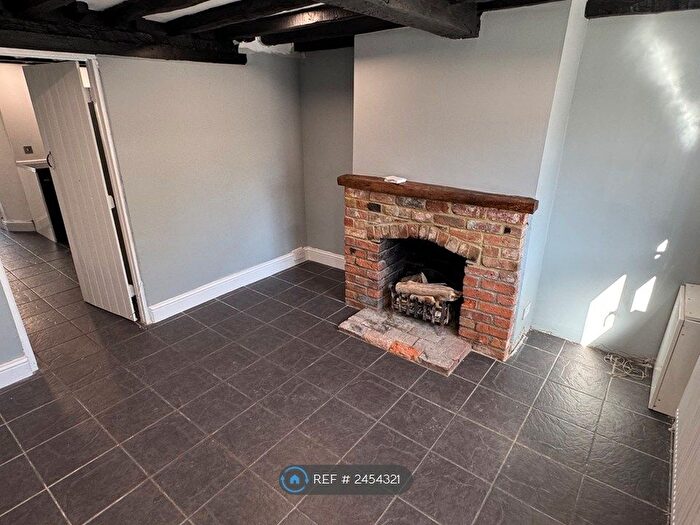 2 Bedroom Terraced House To Rent In Chapel Street, Thatcham, RG18