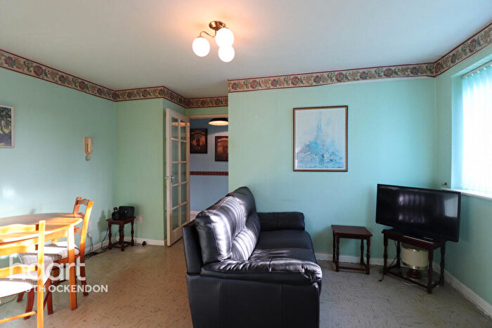 1 Bedroom Flat For Sale In Danbury Crescent, South Ockendon, RM15