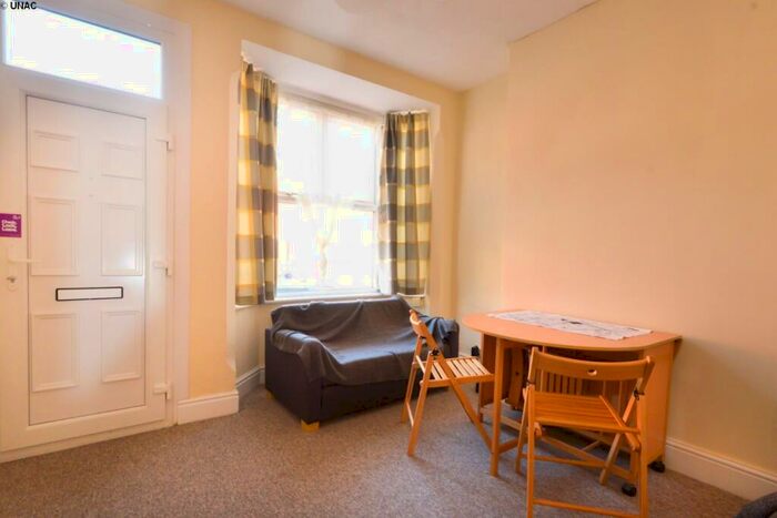 3 Bedroom Terraced House To Rent In Kingston Road, Earlsdon, Coventry, CV5