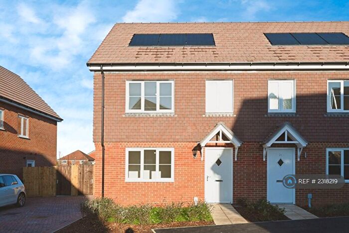 3 Bedroom Semi-Detached House To Rent In Grover Avenue, Wokingham, RG41