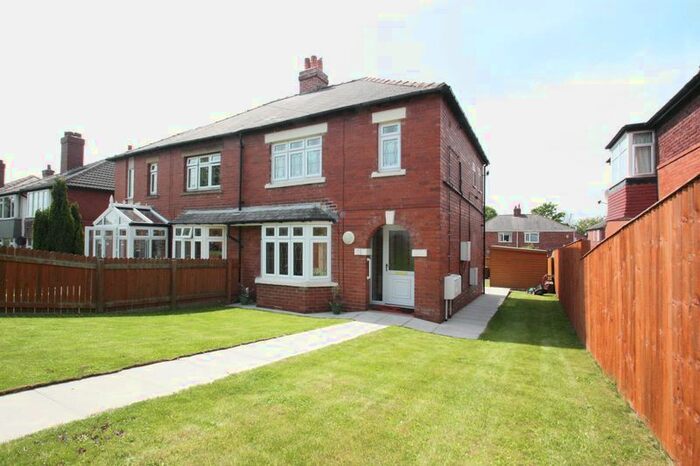 1 Bedroom Flat To Rent In Front Street, Glasshoughton, Castleford, WF10