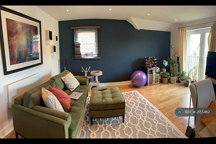 2 Bedroom Flat To Rent In Sutherland Avenue, Leeds, LS8