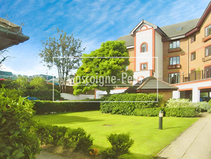 1 Bedroom Apartment To Rent In Regents Court - Central Kingston, KT2