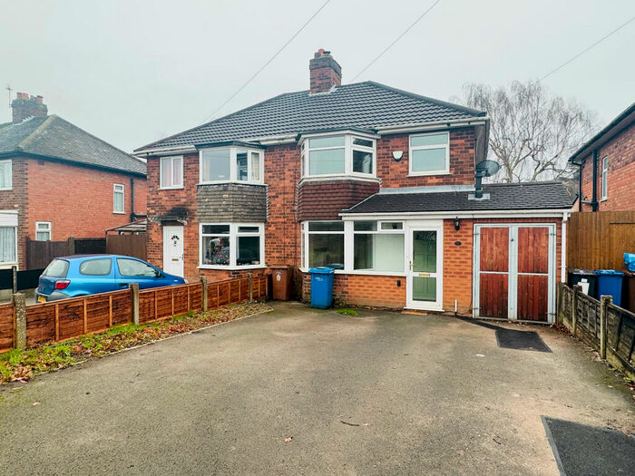 3 Bedroom House To Rent In Sutton Road, Mile Oak, B78