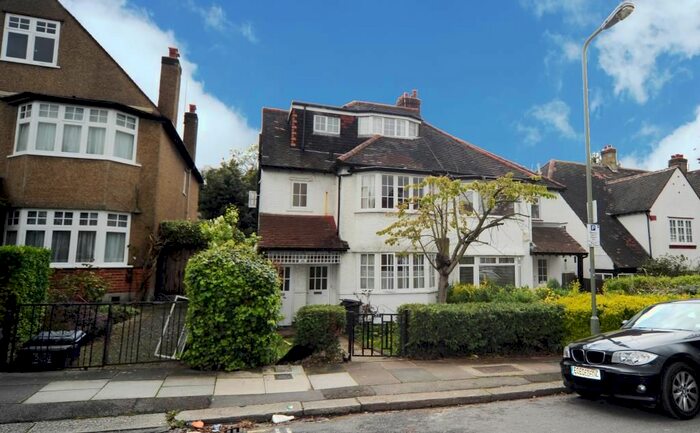 4 Bedroom Flat To Rent In London, Null, NW2