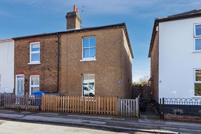 2 Bedroom End Of Terrace House For Sale In Risborough Road, Maidenhead, SL6