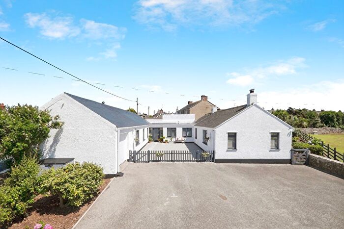 4 Bedroom Bungalow For Sale In Cape Cornwall Street, Penzance, Cornwall, TR19